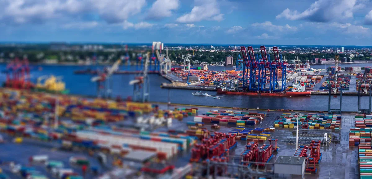 IoT Retrofit for 20 Loading Bay Doors at Hamburg Port